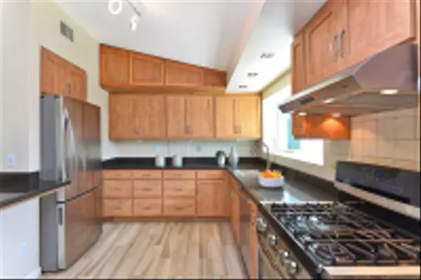 San Diego, CA 92123,3012 Feiler Pl