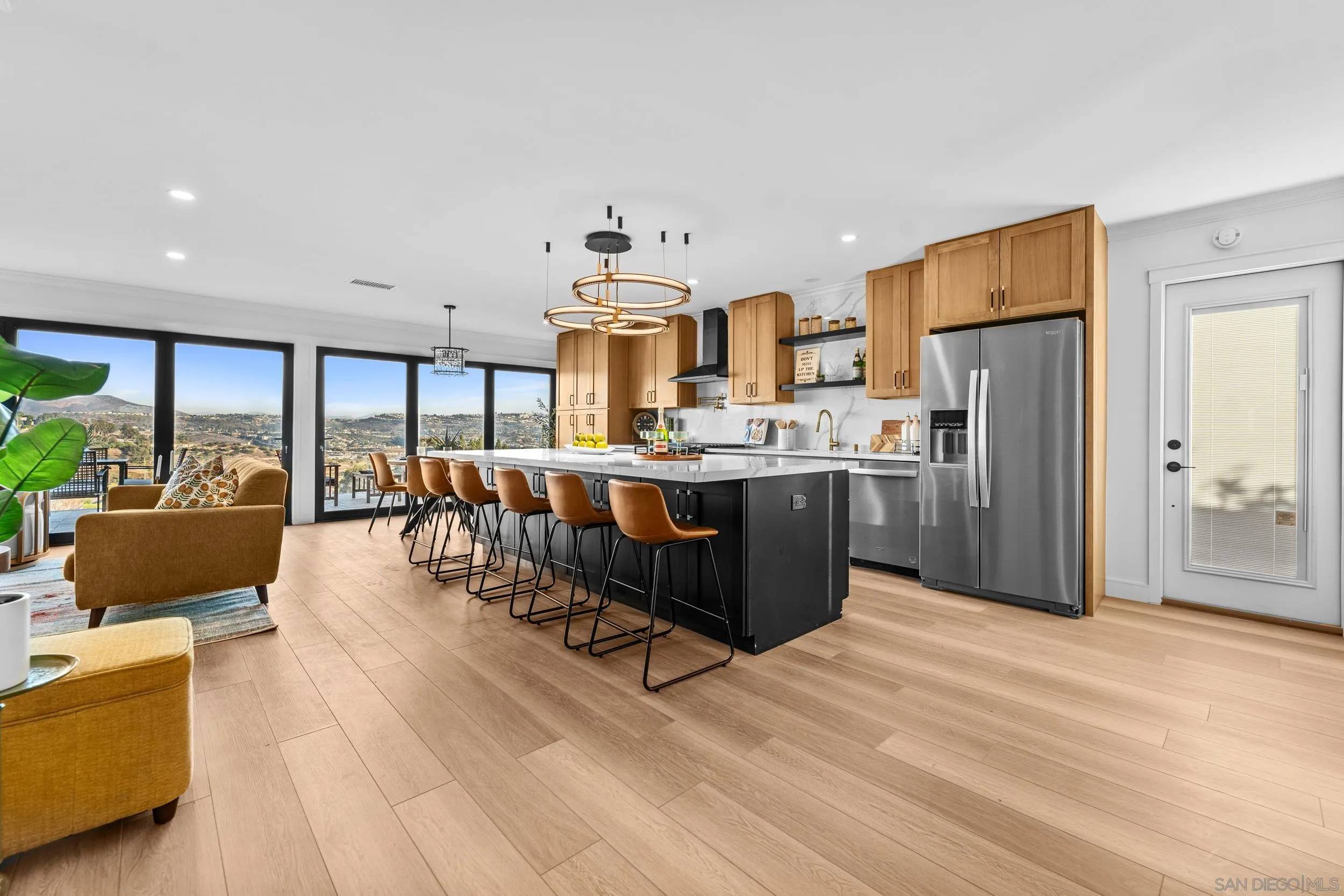 4505 La Cuenta Dr, San Diego, CA 92124