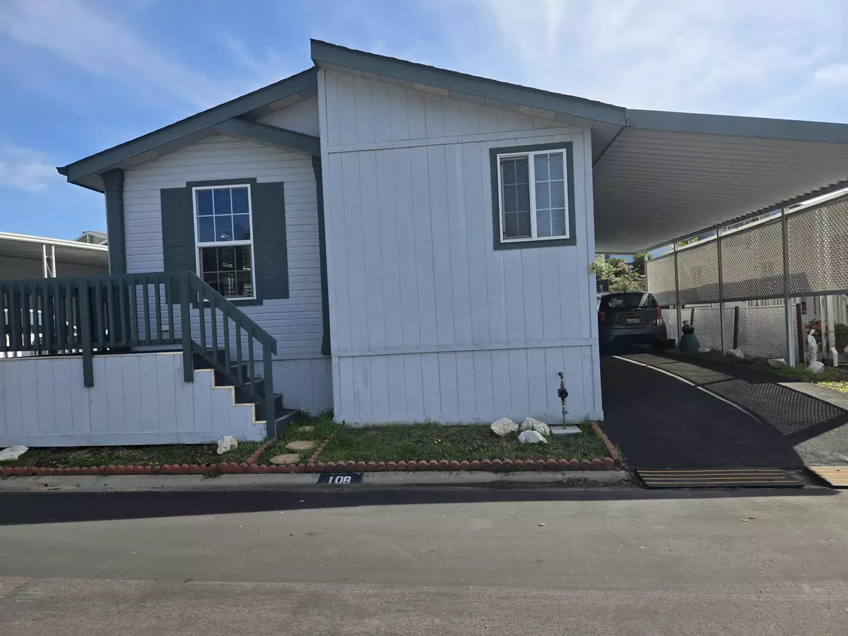 Lakeside, CA 92040,13460 Highway 8 Business #108