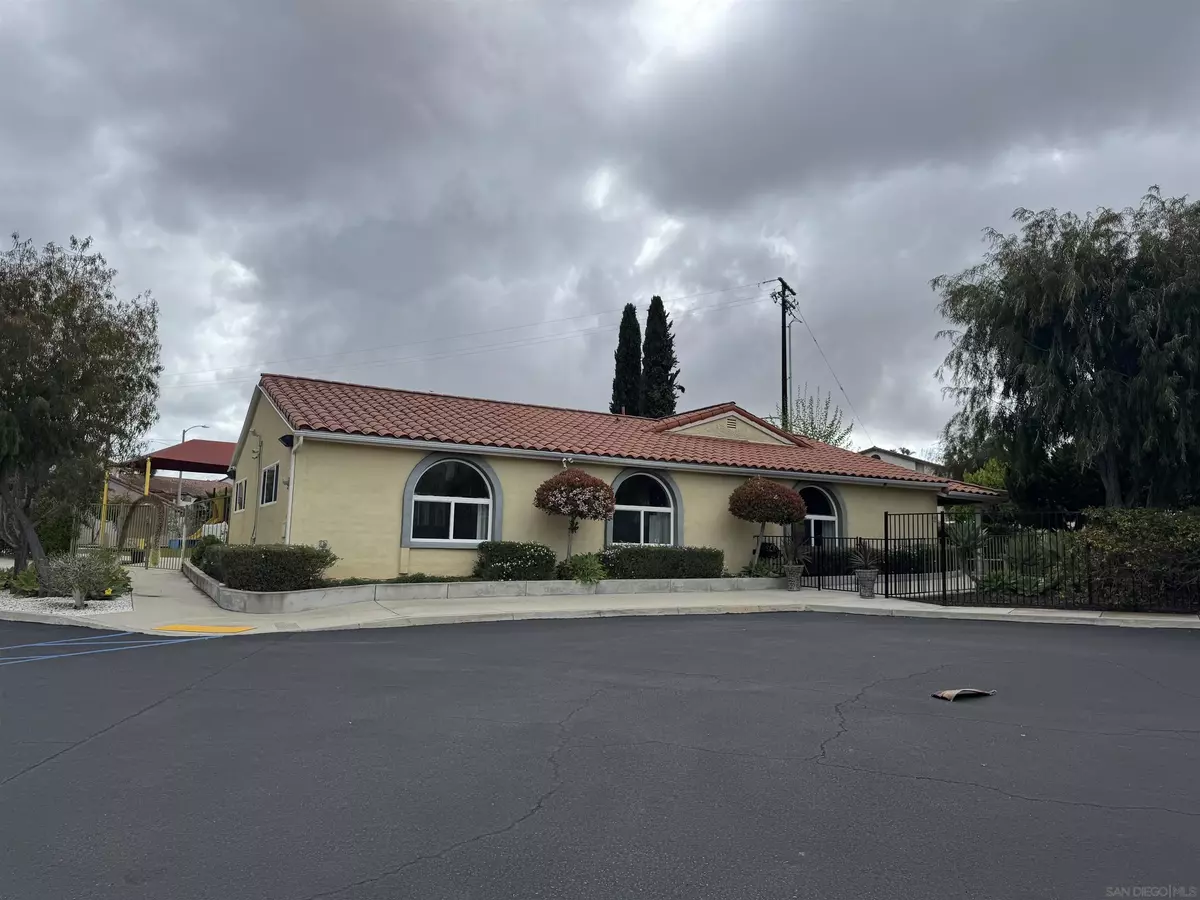 Vista, CA 92081,867 Sycamore Av 867 Sycamore Avenue
