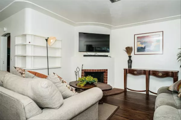 San Diego, CA 92104,3320-22 Vancouver Ave