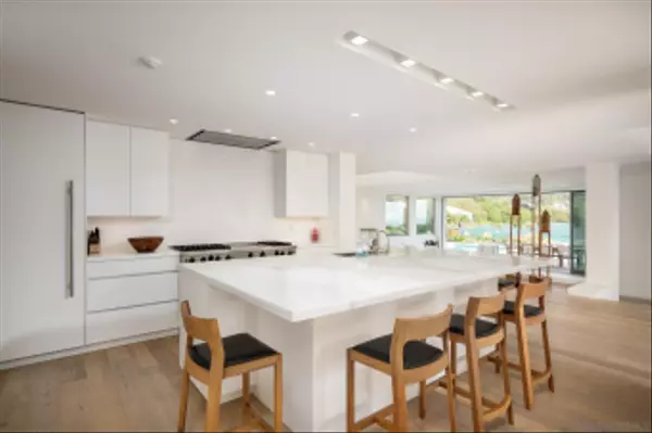 Del Mar, CA 92014,111 Stratford Court