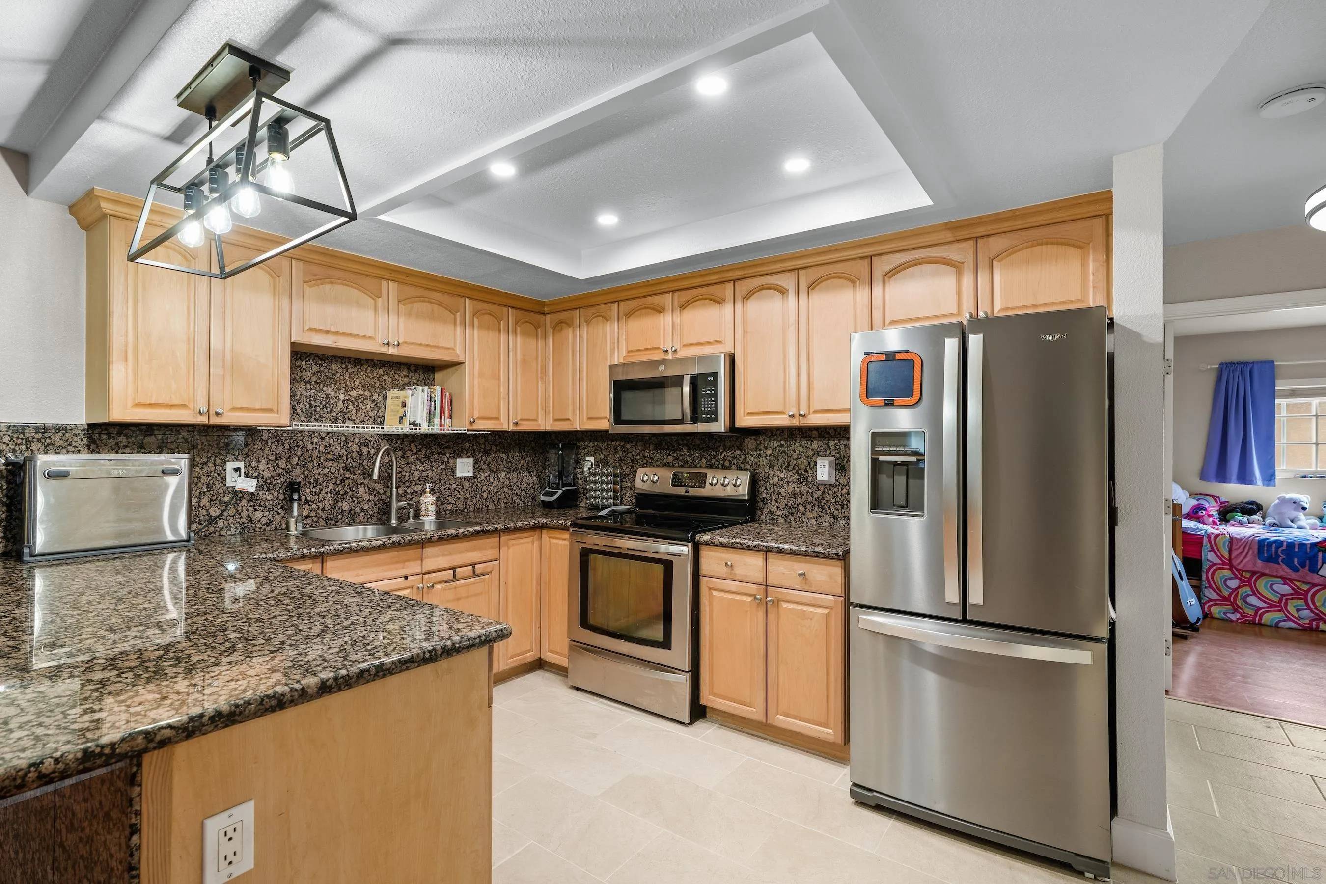 2219 Burroughs St #11, San Diego, CA 92111