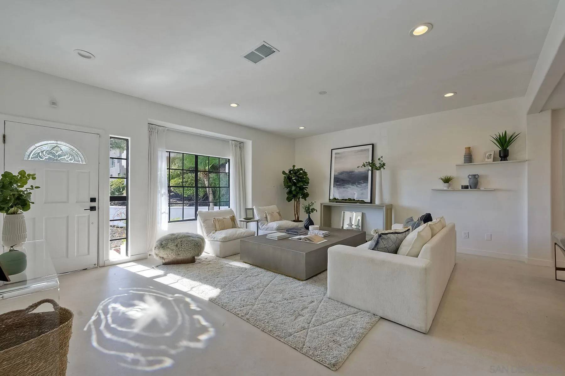 San Diego, CA 92106,3040 Tennyson St
