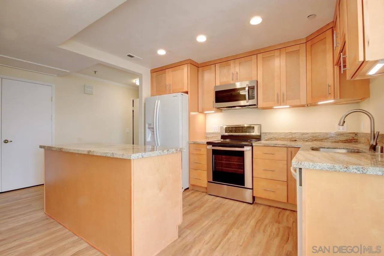 San Diego, CA 92101,2445 Brant Street #507