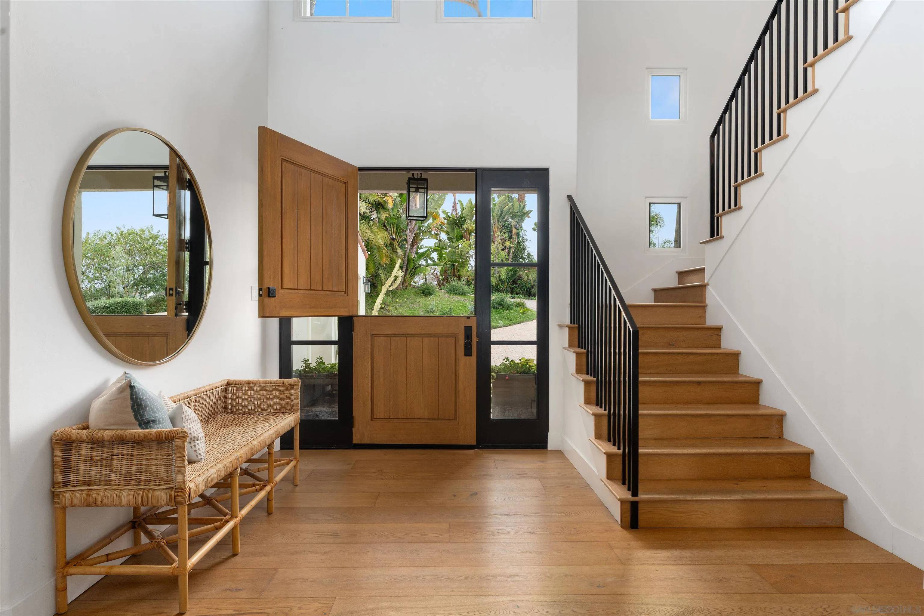 Solana Beach, CA 92075,427 El Sueno