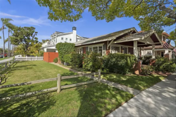 Coronado, CA 92118,1305 9th St