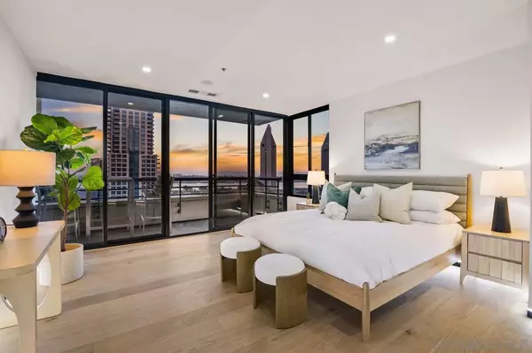 San Diego, CA 92101,700 Front St #1402