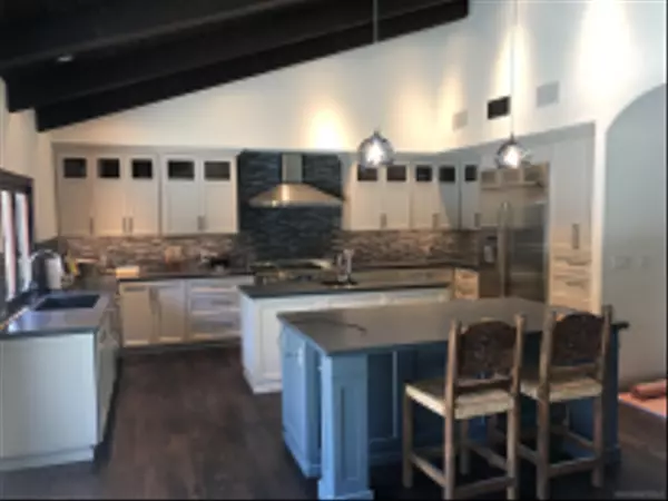 Encinitas, CA 92024,1153 Crest Dr