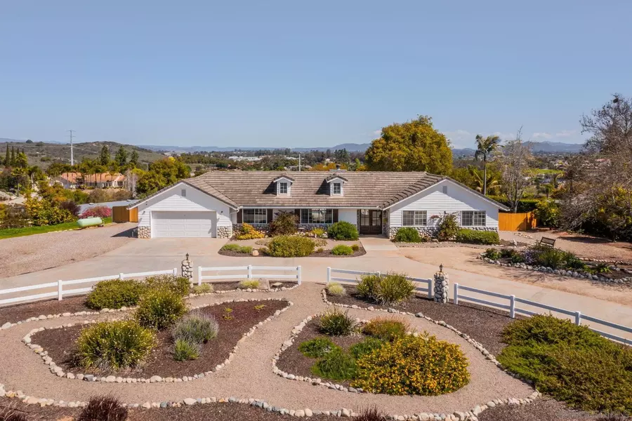 360 Futurity Ln, Fallbrook, CA 92028