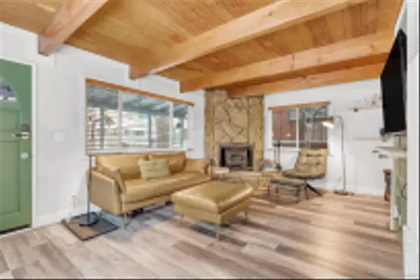 Sugraloaf, CA 92386,418 Kern AVe