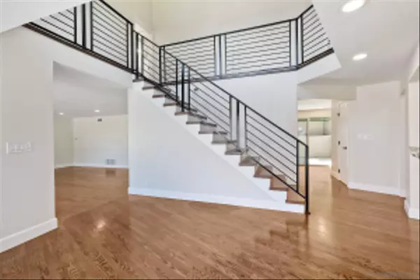 La Mesa, CA 91941,9945 Alto Dr
