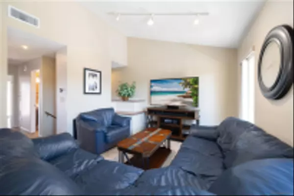 La Mesa, CA 91942,7700 Parkway Dr #4