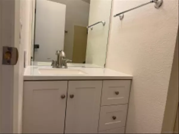 Valley Center, CA 92082,28890 Lilac Rd #108