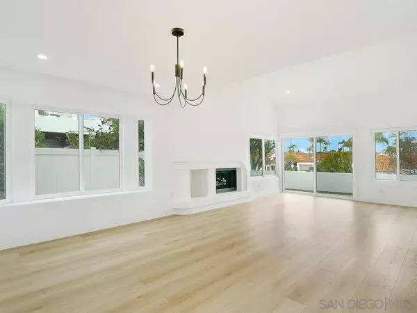 Oceanside, CA 92056,4951 DELOS WAY