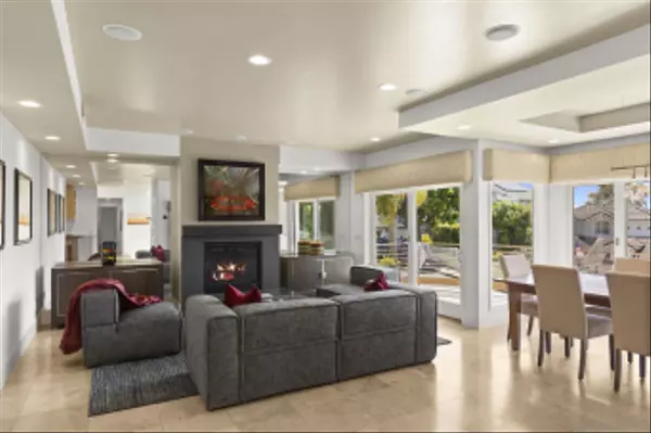 La Jolla, CA 92037,5787 Bellevue Ave