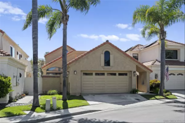 8 Saint Christophers Ln, Coronado, CA 92118
