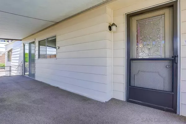 San Marcos, CA 92078,650 S Rancho Santa Fe RD 44 #44