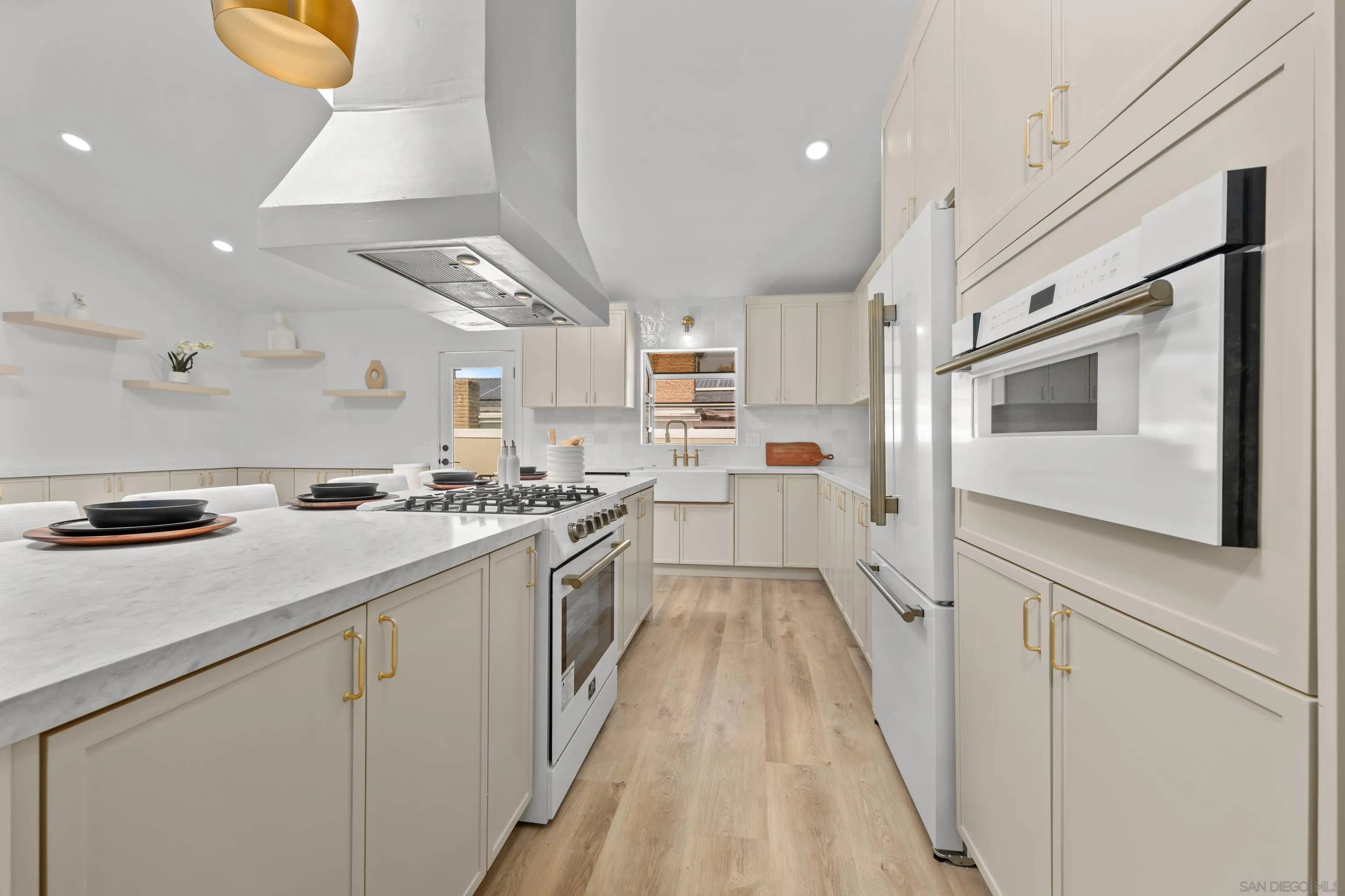 Bonita, CA 91902,3614 Hazelhurst Ct