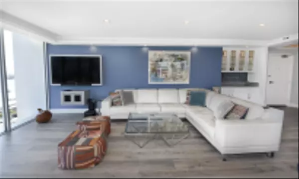 Coronado, CA 92118,1810 Avenida del Mundo #704