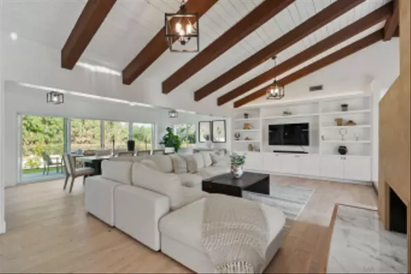 Escondido, CA 92029,1832 Via Rancho Pkwy
