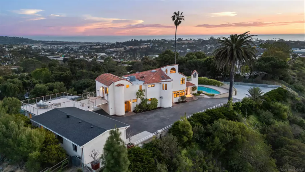 1050 Solana Dr, Del Mar, CA 92014