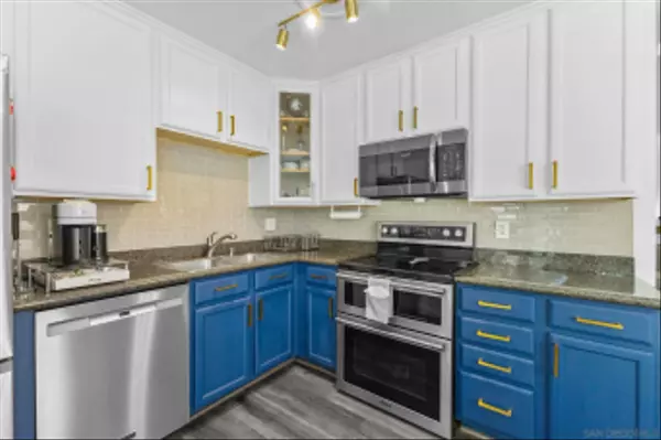 San Diego, CA 92115,6333 College Grove Way ##7108