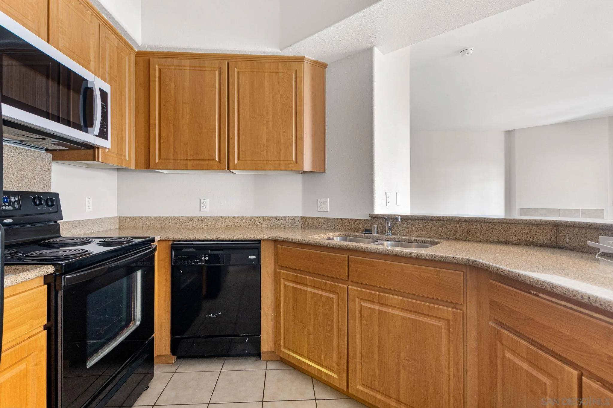 Spring Valley, CA 91977,2724 Lake Pointe Dr #241