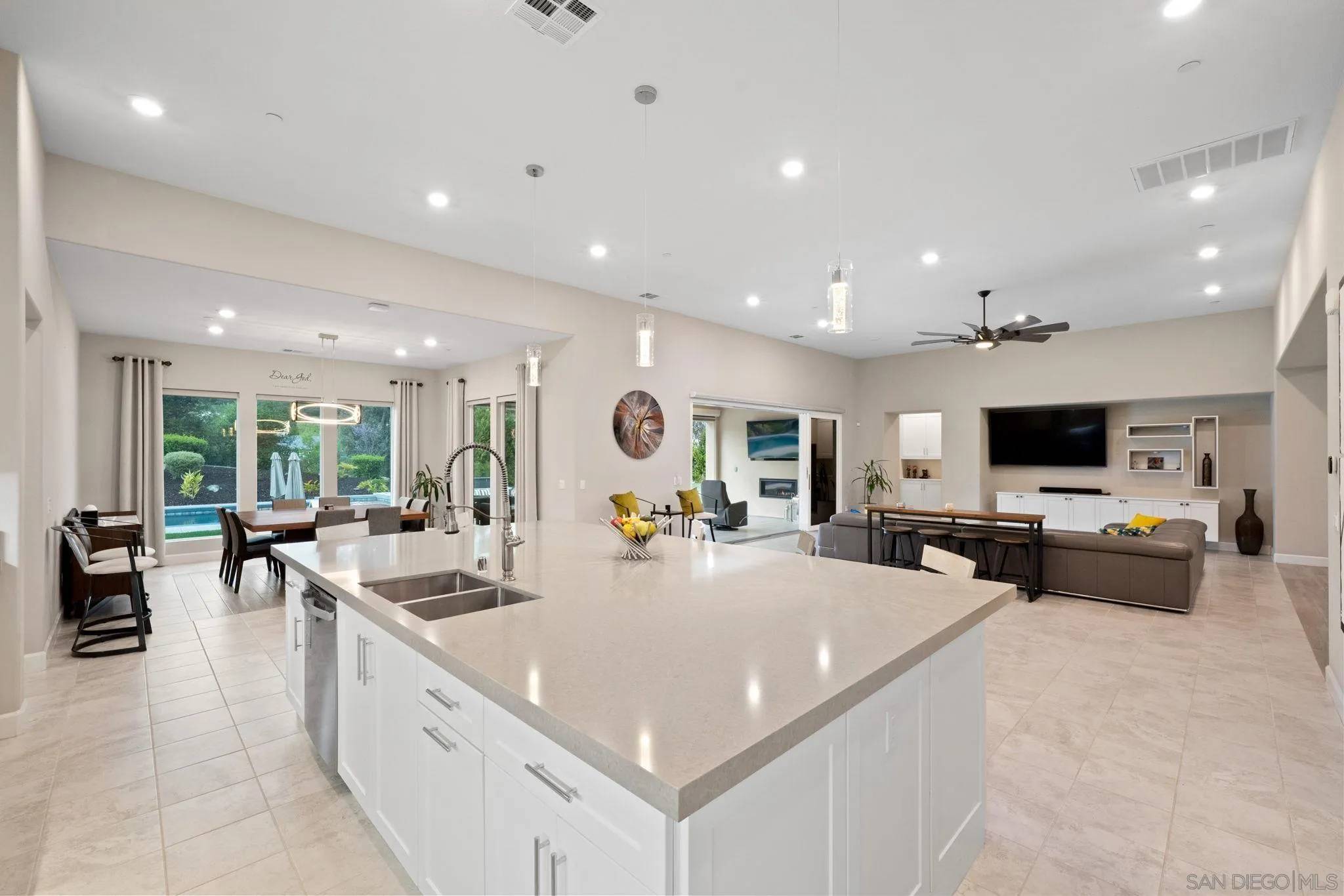 21992 Wilgen Rd, Escondido, CA 92029