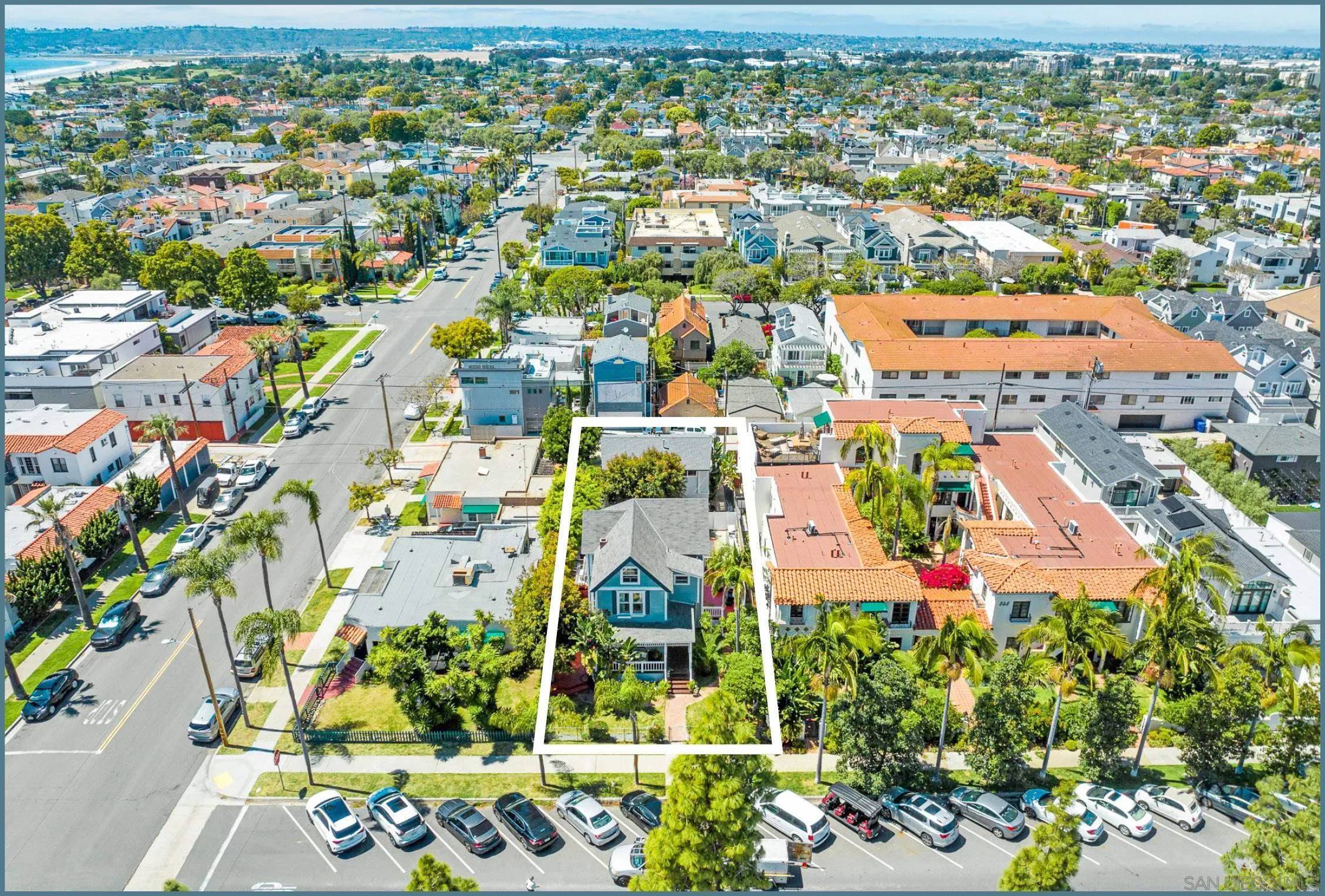 Coronado, CA 92118,870 D Ave