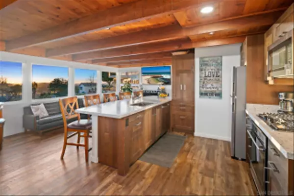 La Mesa, CA 91941,9595 Alto Dr