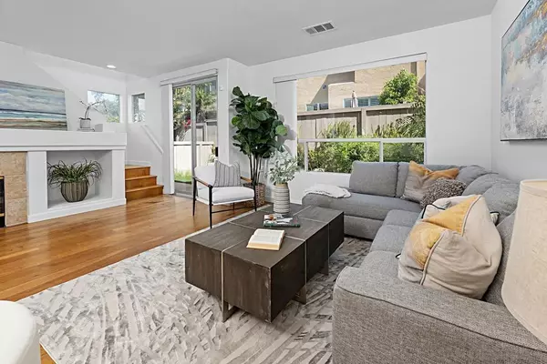 San Diego, CA 92122,5578 Renaissance Ave #2