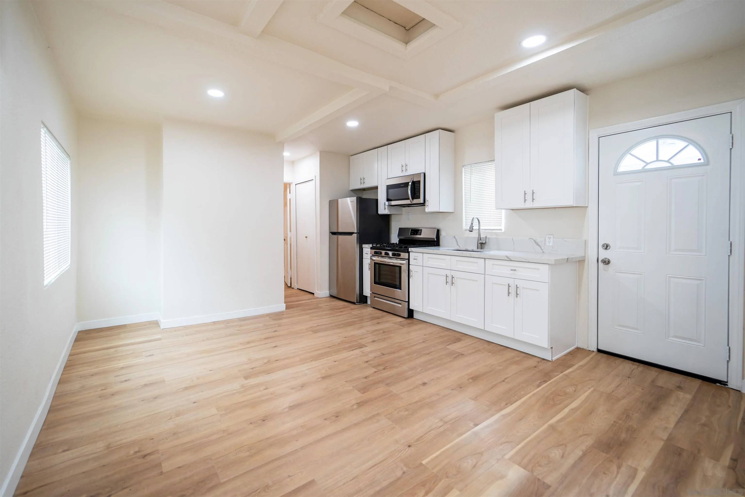 San Diego, CA 92104,3862-70 Swift Ave