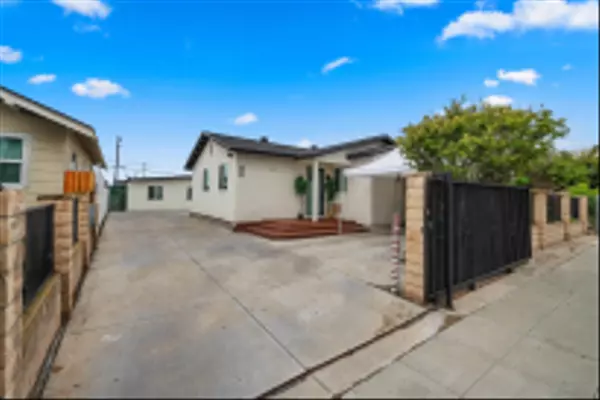 San Diego, CA 92104,3862-70 Swift Ave