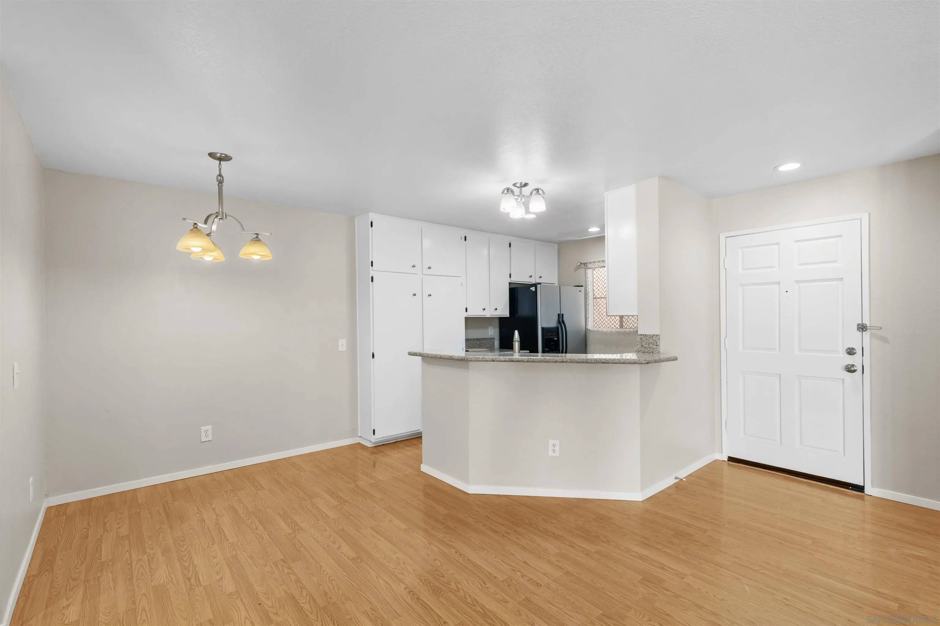 San Diego, CA 92111,7127 Camino Degrazia #127
