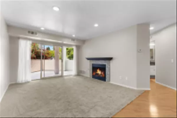 7127 Camino Degrazia #127, San Diego, CA 92111