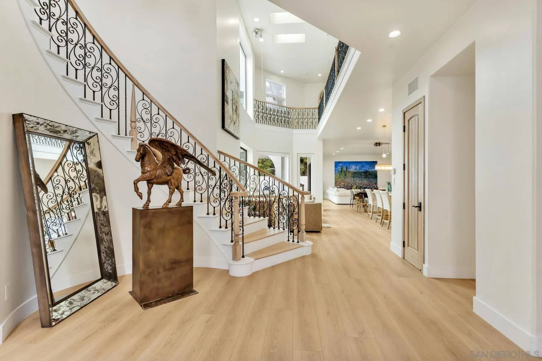 Coronado, CA 92118,711 Country Club Ln