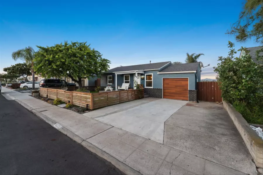 4233 E Overlook Dr, San Diego, CA 92115