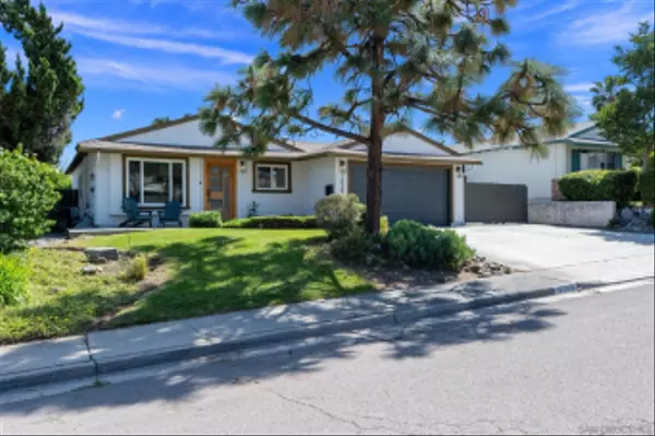 Santee, CA 92071,10209 Maple Tree Rd