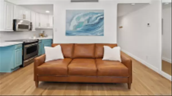 La Jolla, CA 92037,939 Coast Blvd #3D