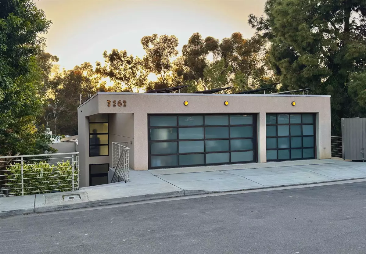 San Diego, CA 92103,3262 Front St