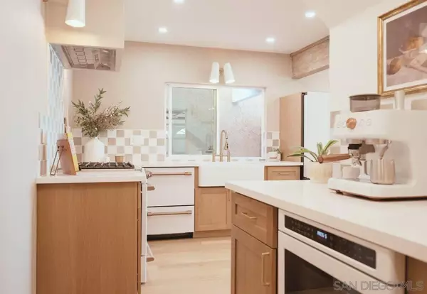 Encinitas, CA 92024,1936 Park Dale Ln