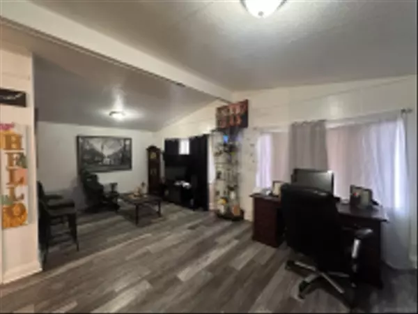 El Cajon, CA 92021,13162 Highway 8 Business SPC #73