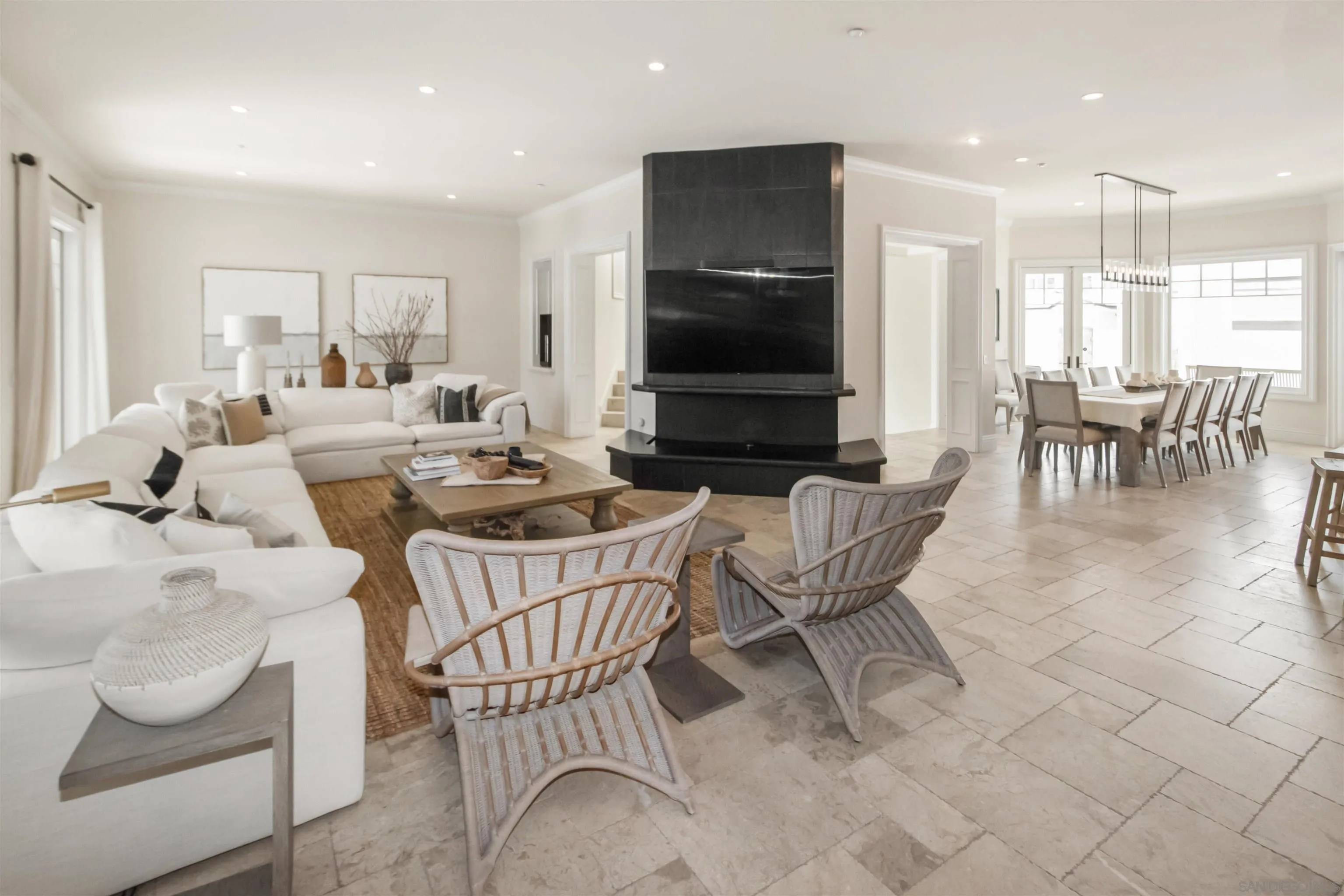 Coronado, CA 92118,1160 Pine Street