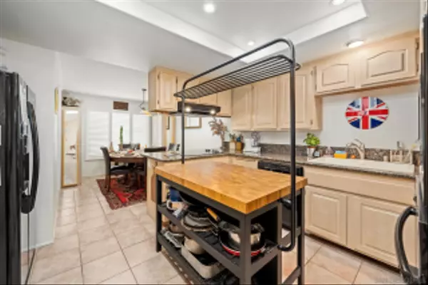 La Jolla, CA 92037,7560 Eads Ave #11