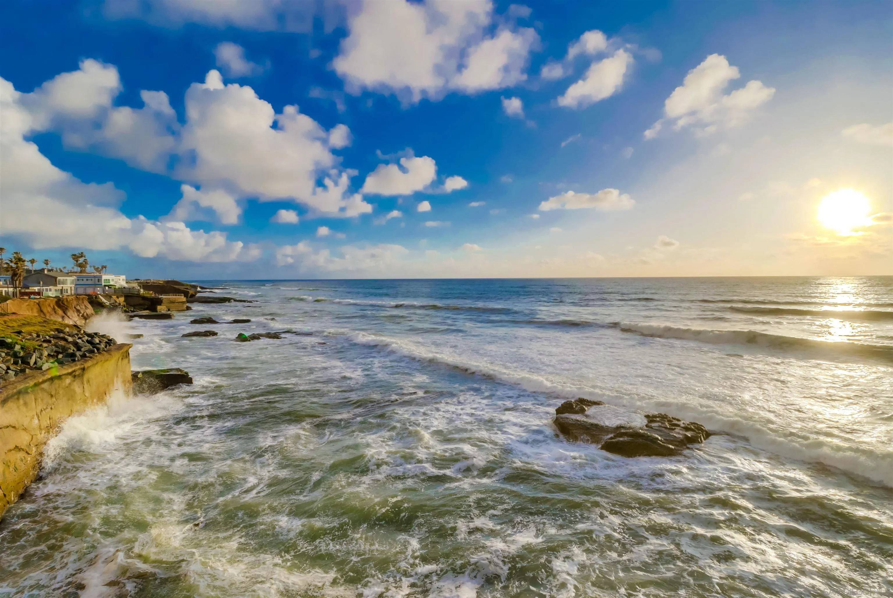 San Diego, CA 92107,1476-80 Pescadero Drive