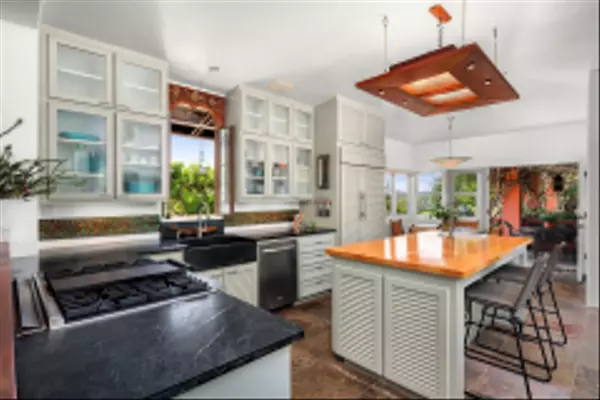 Encinitas, CA 92024,502 Quail Gardens Dr