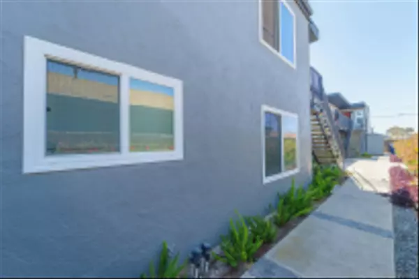 San Diego, CA 92105,4022 42Nd St