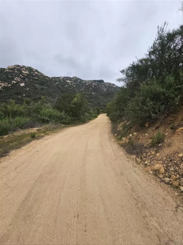 Fallbrook, CA 92028,6465 Rainbow Heights Rd #02