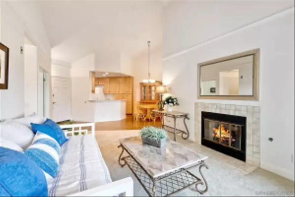 San Diego, CA 92111,7163 Camino Degrazia #116